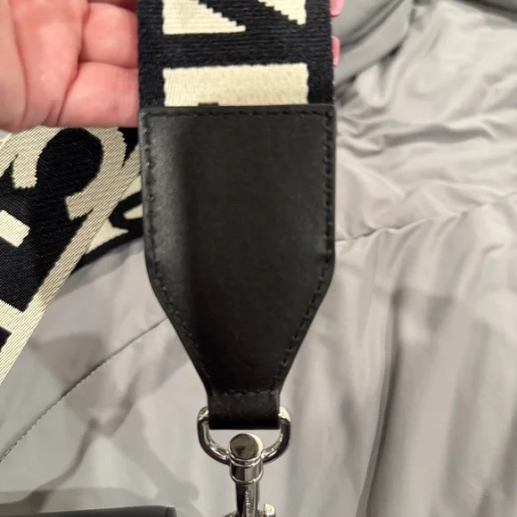 Marc Jacobs Black Crossbody Bag with Bold Strap - Picture 5 of 7